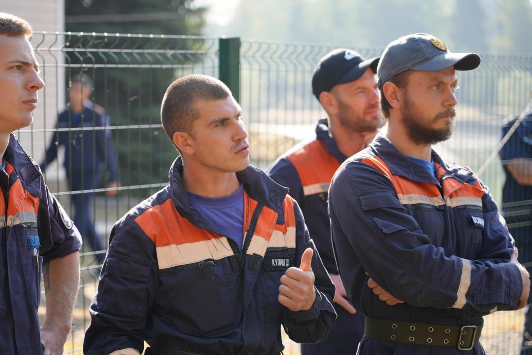 🔥 Лучшего спасателя выбрали в #Мособлпожспас n n🙌 Друзья, вчера в поселке Малаховка городского округа Люберцы состоялся финал смотра-конкурса профессионального мастерства «Лучший по профессии» в номинации «спасатель»